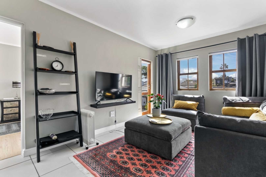 To Let 1 Bedroom Property for Rent in Sea Point Western Cape